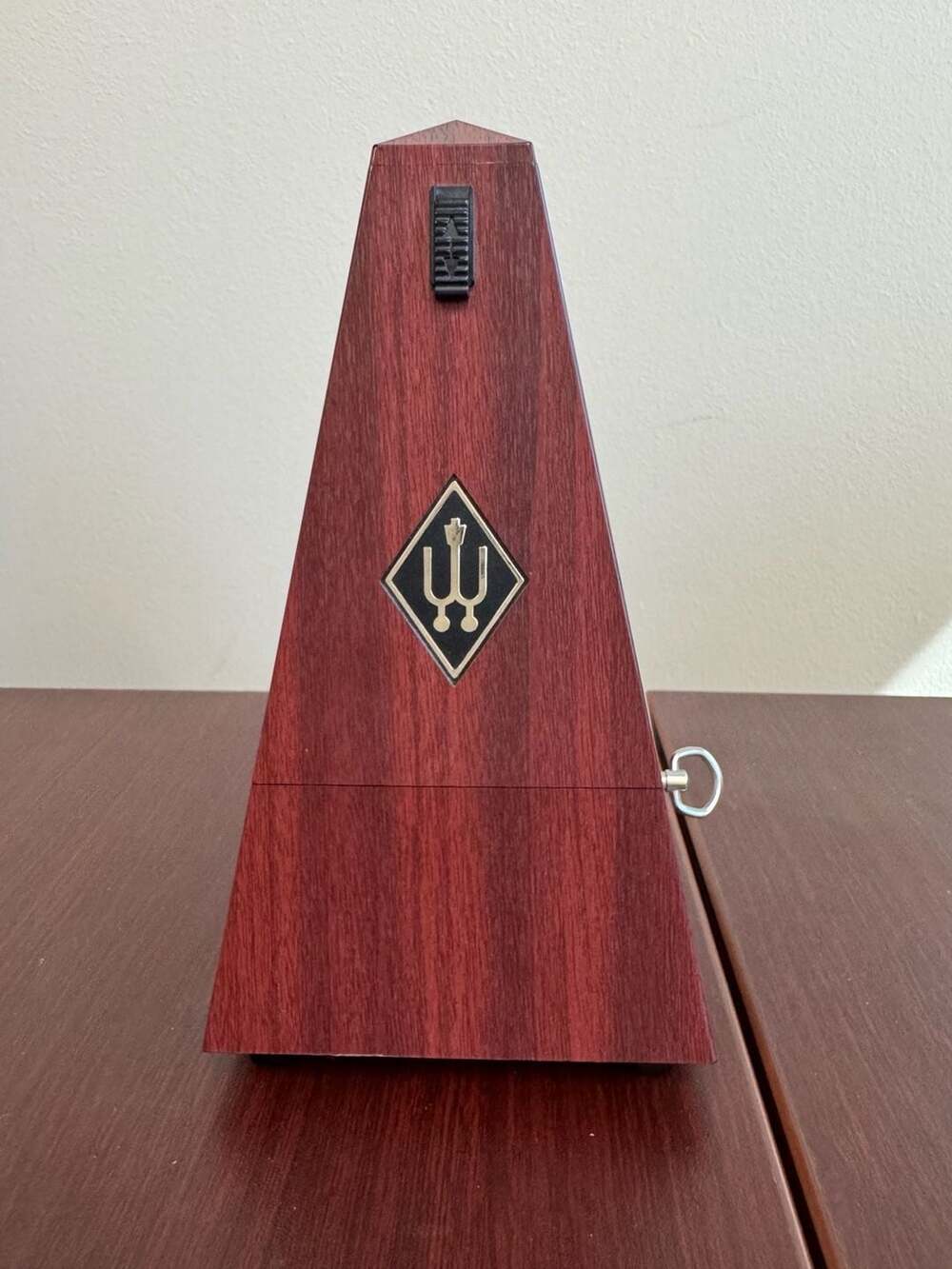Wittner System Maelzel Pyramidal Mechanical Metronome, Mahogany Finish